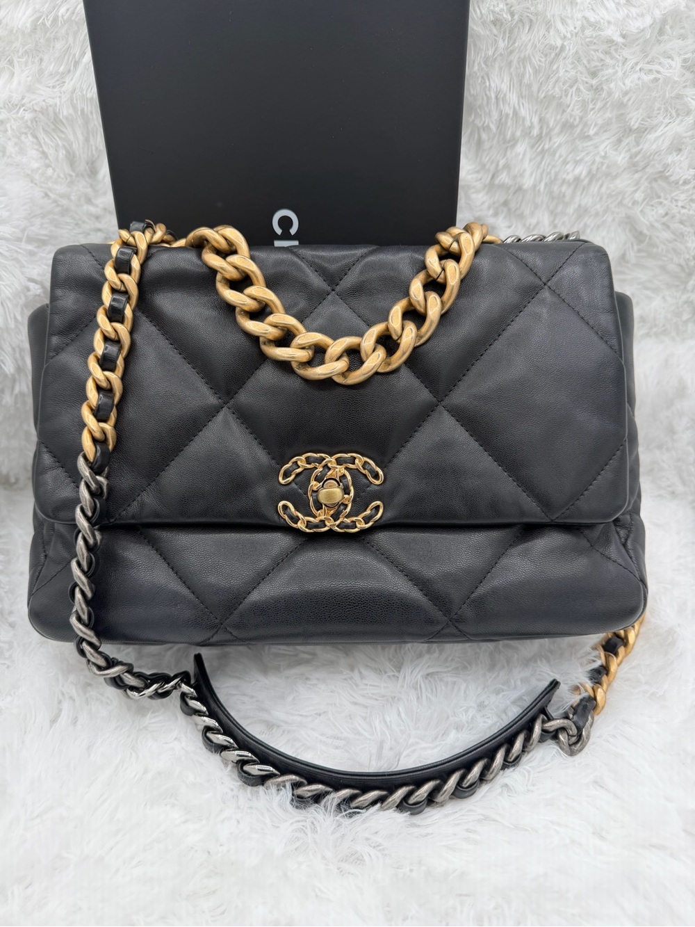 Chanel 19 Flap Bag Medium Lambskin Quilted Leather Beige Gold Silver hardware🔥😍